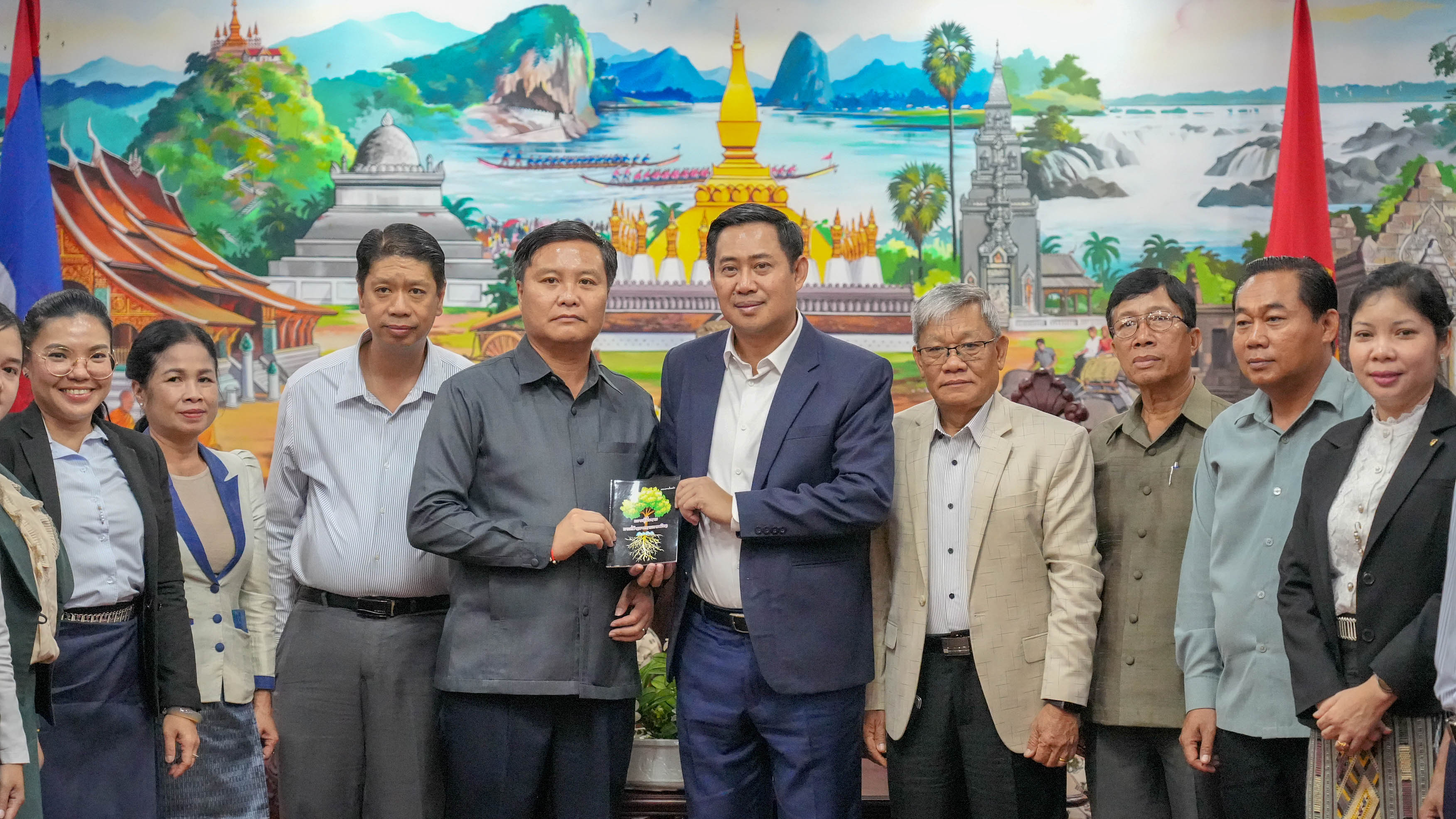 ການນຳແຂວງຈຳປາສັກ ຕ້ອນຮັບ ຮອງຫົວໜ້າຫ້ອງວ່າການສູນກາງພັກ