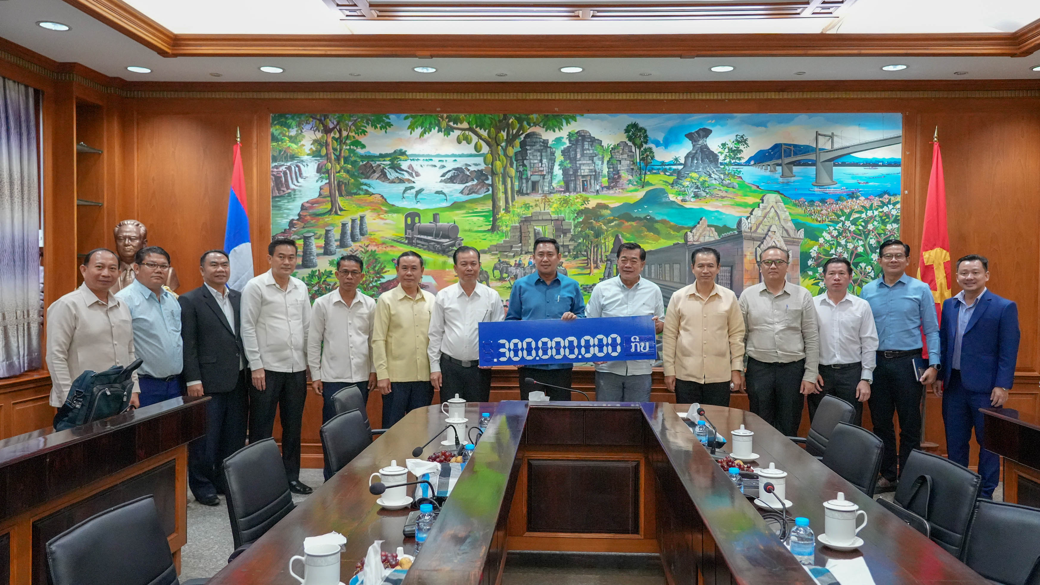 ກະຊວງອຸດສາຫະກຳ ແລະ ການຄ້າ ແລະ ແຂວງຈຳປາສັກ ປຶກສາຫາລື ເພື່ອສົ່ງເສີມການຜະລິດເປັນສິນຄ້າ